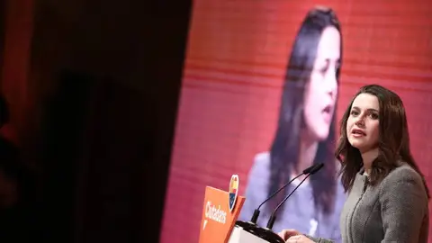 Inés Arrimadas en un mitin Inés Arrimadas en un mitin