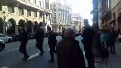 La Policía registra el Instituto de Estadística de Cataluña en búsqueda de información del 1-O