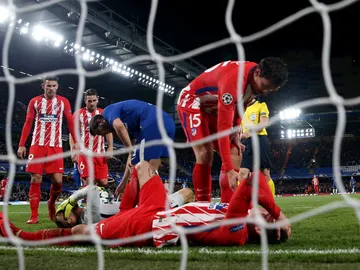Los jugadores del Atlético de Madrid se preocupan por Giménez y Oblak tras un choque entre ambos Los jugadores del Atlético de Madrid se preocupan por Giménez y Oblak tras un choque entre ambos