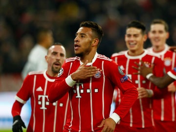 Tolisso celebra el 2-0 ante el PSG