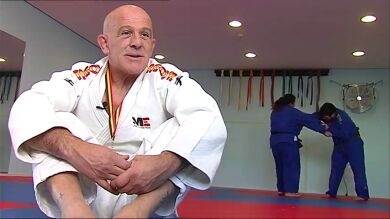 Un policía local de Tui se convierte en campeón del mundo de judo a los 54 años