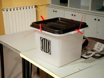 Urna utilizada en el referéndum ilegal del 1-O Urna utilizada en el referéndum ilegal del 1-O