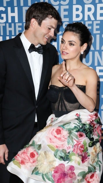 La mirada de Ashton Kutcher a Mila Kunis