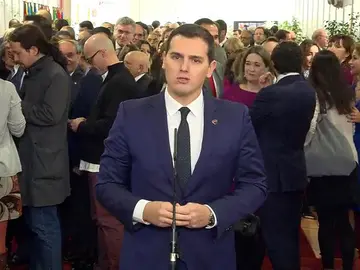 Rivera: "Lo mejor que podemos hacer los partidos políticos es ganarle en las urnas a los separatistas" Rivera: "Lo mejor que podemos hacer los partidos políticos es ganarle en las urnas a los separatistas"