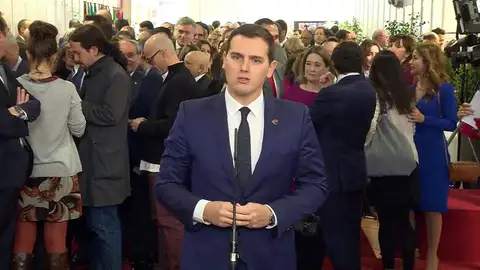 Rivera: "Lo mejor que podemos hacer los partidos políticos es ganarle en las urnas a los separatistas" Rivera: "Lo mejor que podemos hacer los partidos políticos es ganarle en las urnas a los separatistas"