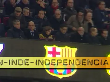 Carme Forcadell se sentó al lado de Bartomeu en el palco durante el Barcelona-Sporting Carme Forcadell se sentó al lado de Bartomeu en el palco durante el Barcelona-Sporting