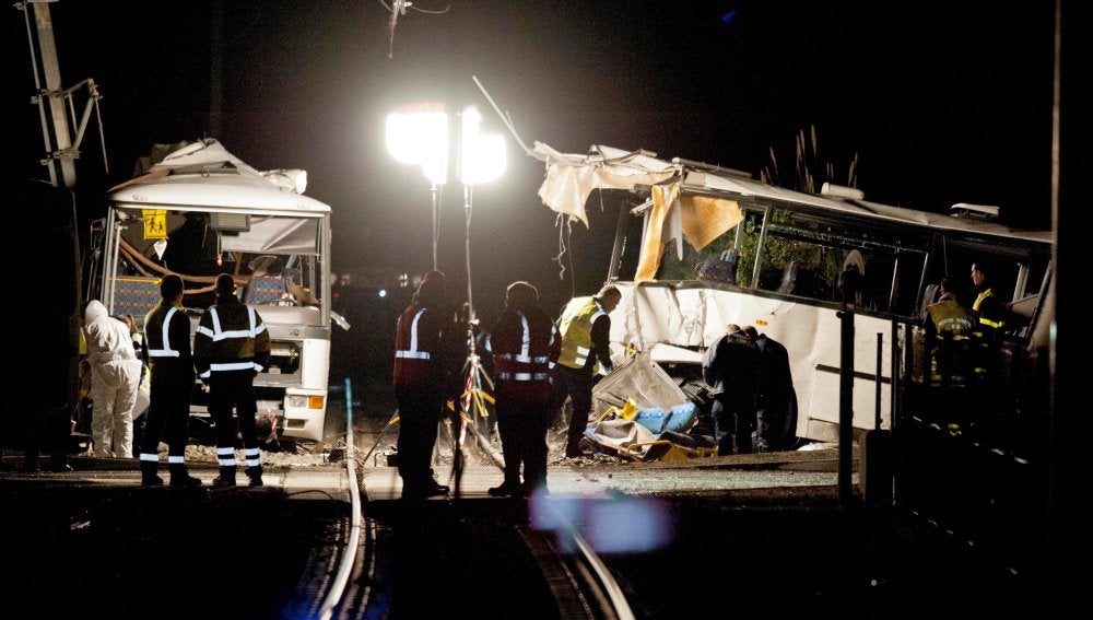 Accidente entre un autobús escolar y un tren en Francia