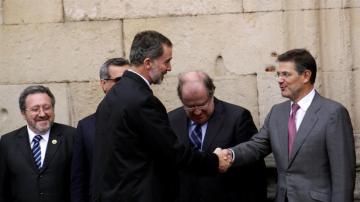 El Rey Felipe VI junto al ministro de Justicia Rafael Catalá