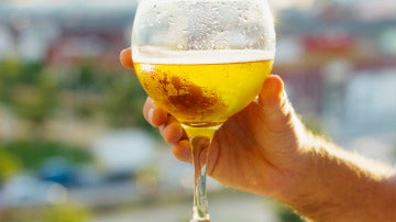 Copa de cerveza fría