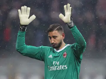 Donnarumma, roto ante los cánticos de la afición del Milan Donnarumma, roto ante los cánticos de la afición del Milan