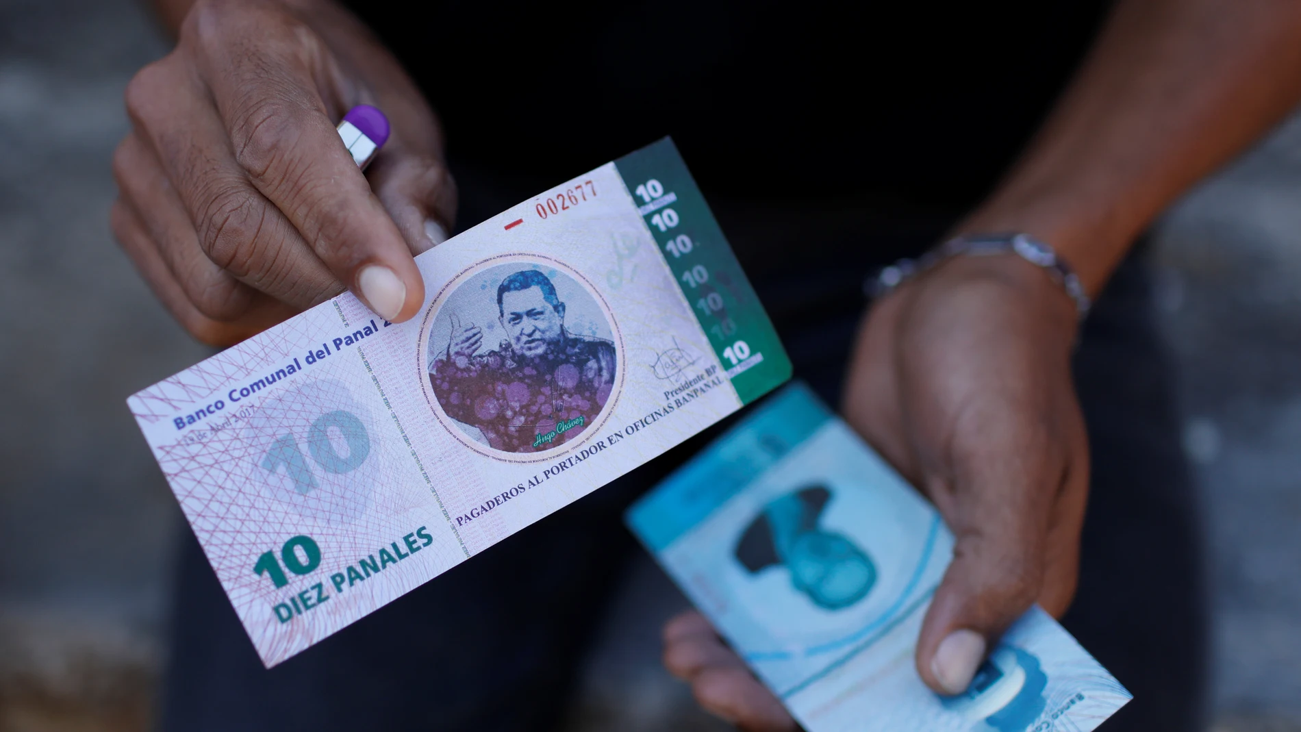 Un billete de diez panales Un billete de diez panales