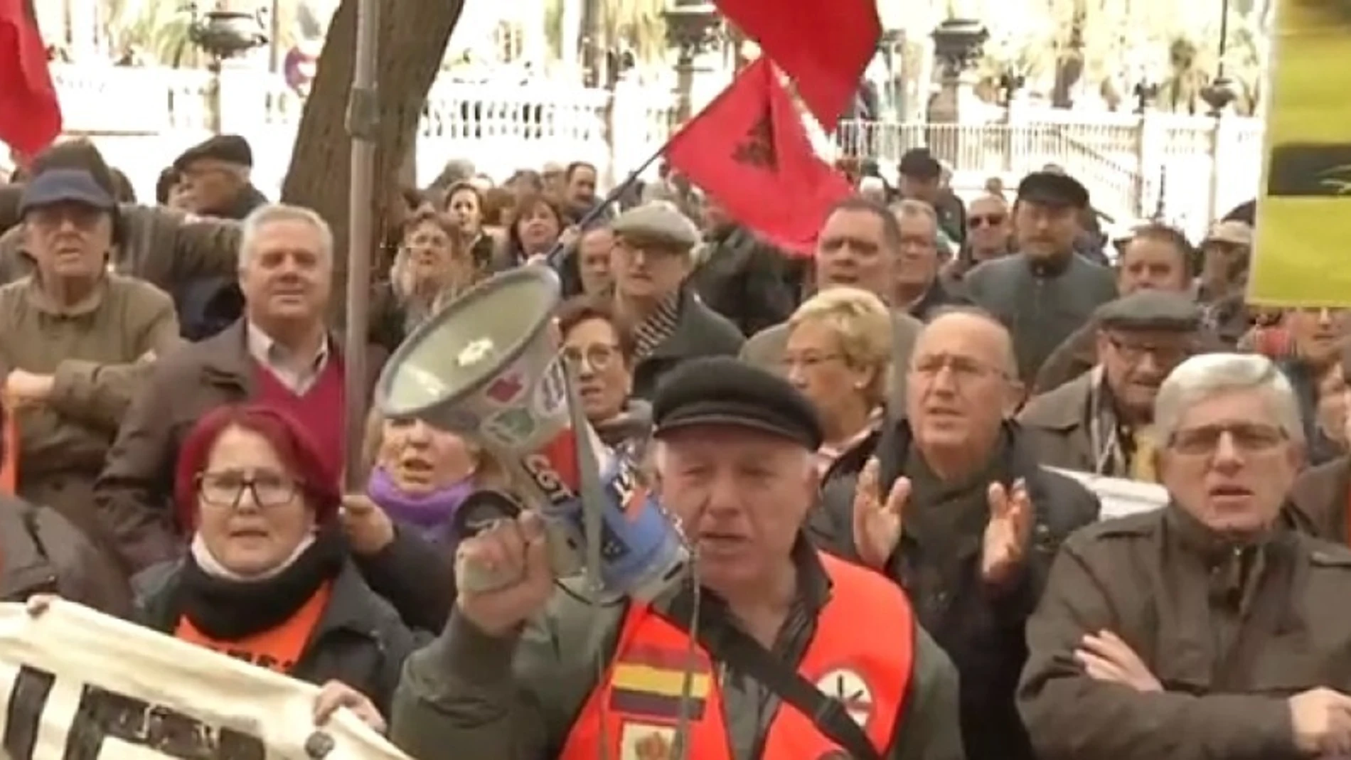 Un grupo de personas movilizadas por las pensiones Un grupo de personas movilizadas por las pensiones