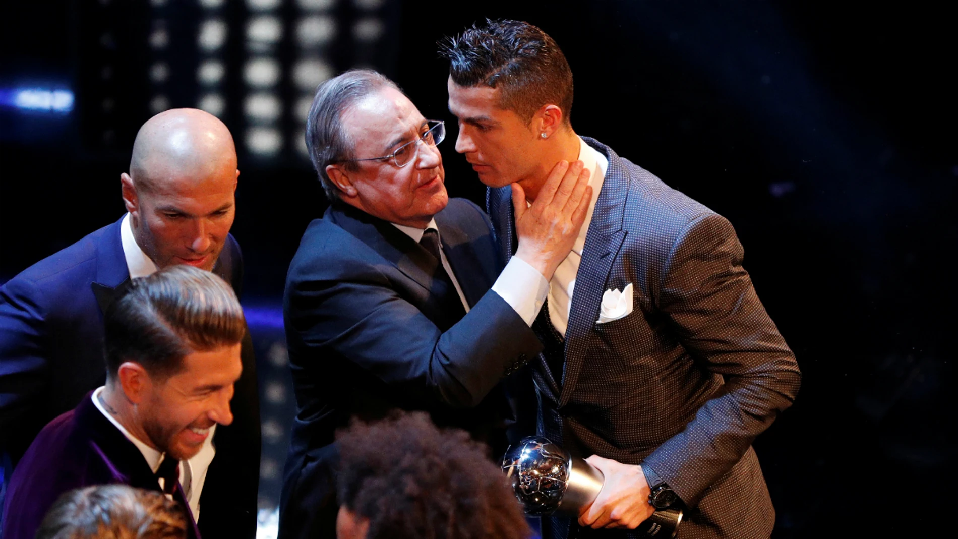 Florentino saluda a Cristiano Florentino saluda a Cristiano