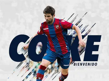 Coke, con la camiseta del Levante Coke, con la camiseta del Levante