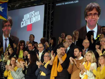 Puigdemont, por videoconferencia desde Bruselas en un acto electoral Puigdemont, por videoconferencia desde Bruselas en un acto electoral