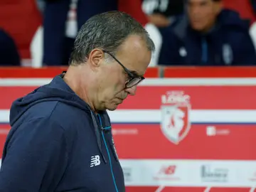 Bielsa, durante un partido con el Lille Bielsa, durante un partido con el Lille