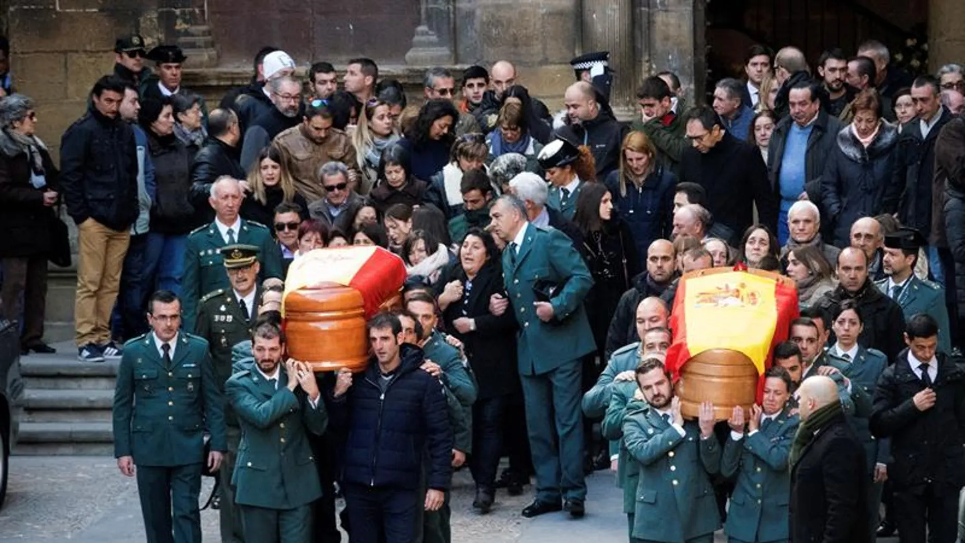 Un momento del funeral que se ha celebrado en la iglesia de Santa María de Alcañiz 