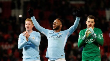 Sterling celebra una victoria del Manchester City