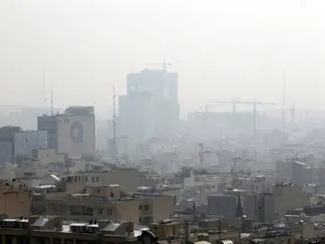 La contaminación cubre Teherán La contaminación cubre Teherán