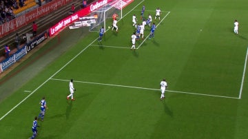 Imagen del gol que no entró del Troyes - Amiens