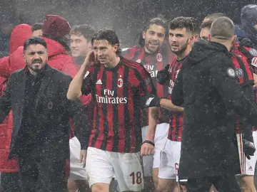 Gattuso y los jugadores del Milan se retiran a vestuarios tras un partido Gattuso y los jugadores del Milan se retiran a vestuarios tras un partido