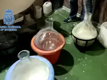 La policía desmantela dos laboratorios de droga y detiene al "cocinero" del speed La policía desmantela dos laboratorios de droga y detiene al "cocinero" del speed