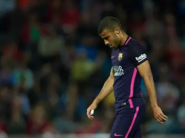 Rafinha, cabizbajo en un partido con el Barcelona Rafinha, cabizbajo en un partido con el Barcelona