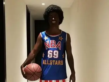 Griezmann, disfrazado de Harlem Globetrotters Griezmann, disfrazado de Harlem Globetrotters