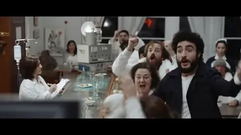 ¿Qué amas y odias a la vez? El nuevo anuncio de Campofrío que ensalza las emociones y sentimientos de los españoles ¿Qué amas y odias a la vez? El nuevo anuncio de Campofrío que ensalza las emociones y sentimientos de los españoles