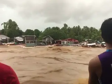 Al menos 26 muertos y 43 desaparecidos por la tormenta Kai-Tak en Filipinas Al menos 26 muertos y 43 desaparecidos por la tormenta Kai-Tak en Filipinas