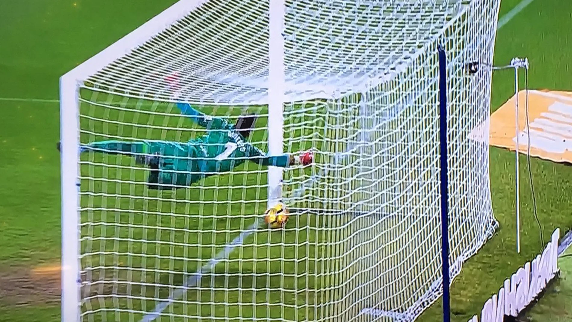 El 'no gol' de Joaquín que sí entró a la portería El 'no gol' de Joaquín que sí entró a la portería