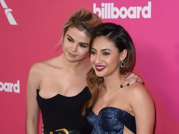 Francia Raisa y Selena Gomez Francia Raisa y Selena Gomez