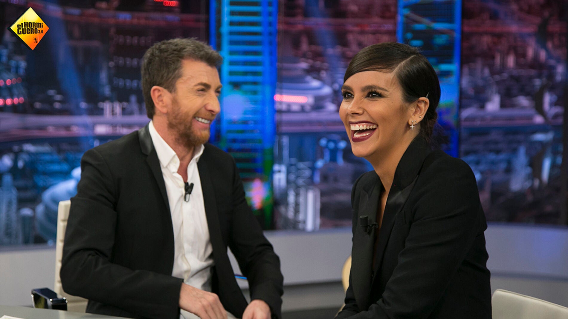 Cristina Pedroche da nuevas pistas sobre su vestido de Nochevieja en 'El Hormiguero 3.0'