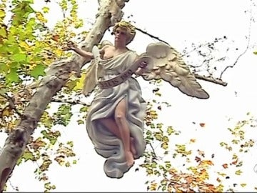 El Ayuntamiento de Xátiva coloca un ángel en el Belén después de que una concejala lo retirara para "no ofender a otras religiones"