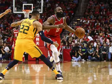 James Harden, en acción ante Utah Jazz James Harden, en acción ante Utah Jazz