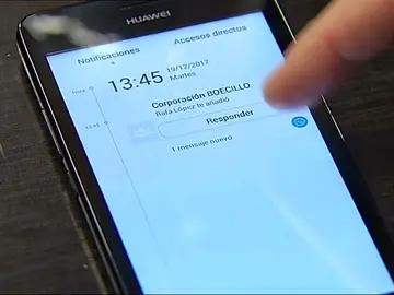 Multado un ayuntamiento por incluir a todos los vecinos en un grupo de WhatsApp Multado un ayuntamiento por incluir a todos los vecinos en un grupo de WhatsApp