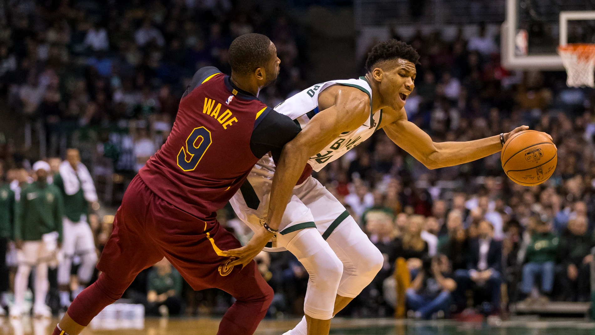 Wade trata de frenar a Antetokounmpo Wade trata de frenar a Antetokounmpo