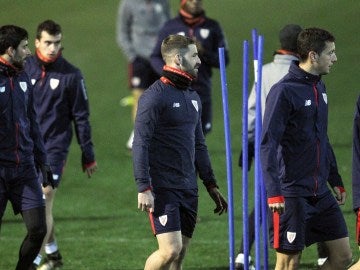 Yeray Álvarez, durante un entrenamiento con el Athletic