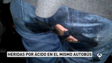 Buscan a la pasajera que derramó en un autobús el líquido que quemó a dos jóvenes