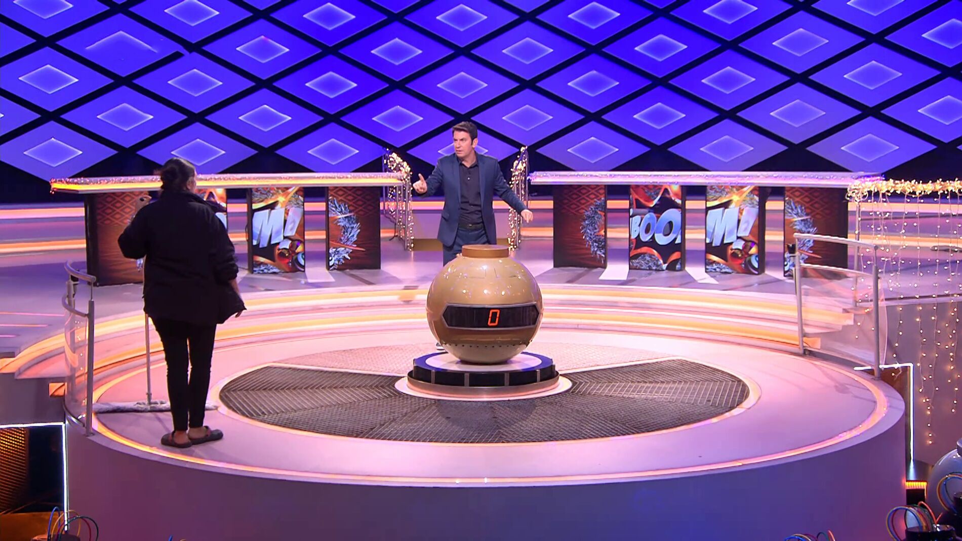 Arturo Valls casi deja plantados a sus concursantes por equivocaci&oacute;n 