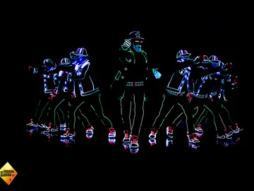 'El Hormiguero 3.0' homenajea a Hugh Jackman con un espectáculo de luces y color 'El Hormiguero 3.0' homenajea a Hugh Jackman con un espectáculo de luces y color