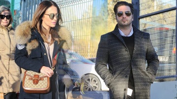 Paula Echevarría y David Bustamante llegando al colegio de su hija