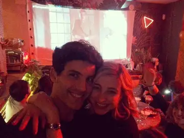 Los actores de 'Tiempos de guerra' se reúnen para ver el capítulo final Los actores de 'Tiempos de guerra' se reúnen para ver el capítulo final