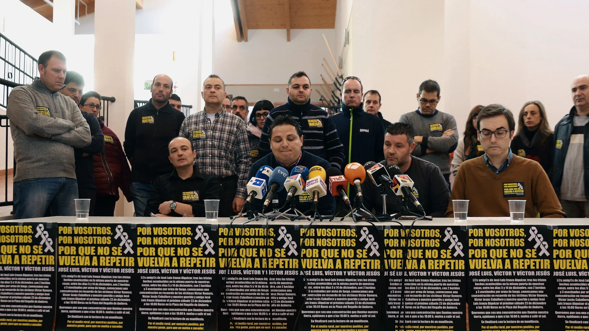 os amigos del ganadero asesinado en Teruel denuncian indefensión os amigos del ganadero asesinado en Teruel denuncian indefensión