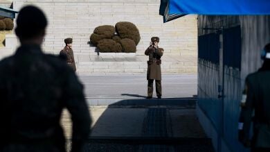 Un soldado norcoreano deserta a Corea del Sur a través de la frontera occidental