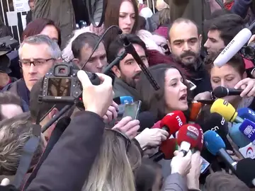 Arrimadas: "Espero que inundemos las urnas de votos y que sea un resultado que podamos recordar" Arrimadas: "Espero que inundemos las urnas de votos y que sea un resultado que podamos recordar"