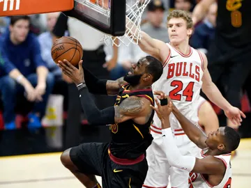 LeBron James, en acción ante los Bulls LeBron James, en acción ante los Bulls