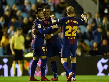 Los jugadores del Barcelona celebran el gol de Arnaiz Los jugadores del Barcelona celebran el gol de Arnaiz