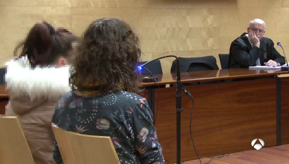 El relato de una mujer a la que su marido intentó quemar viva cuando estaba embarazada: "Me tiró ropa encima, cogió un mechero, lo encendió y me dejó allí"