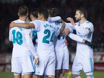 Los jugadores del Real Madrid celebran un gol Los jugadores del Real Madrid celebran un gol